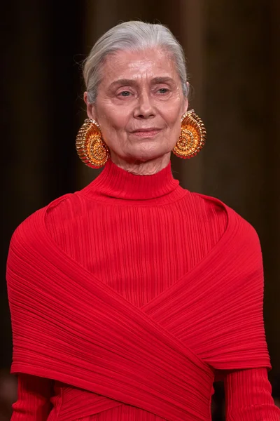 Look 60